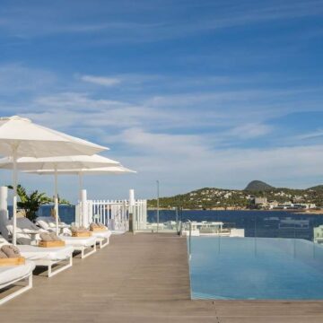 ibiza-summer-2026:-best-luxury,-wellness-&-daycation-experiences